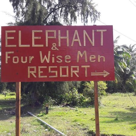 Elephant And Four Wise Men Resort Ram Nagar ภายนอก รูปภาพ